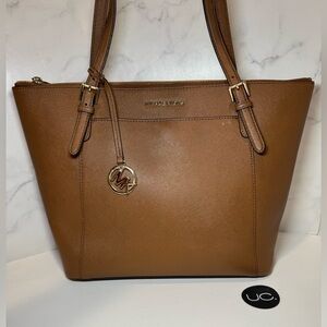 NEARLY NEW WITH TAGS Michael Kors Ciara Luggage Bag.